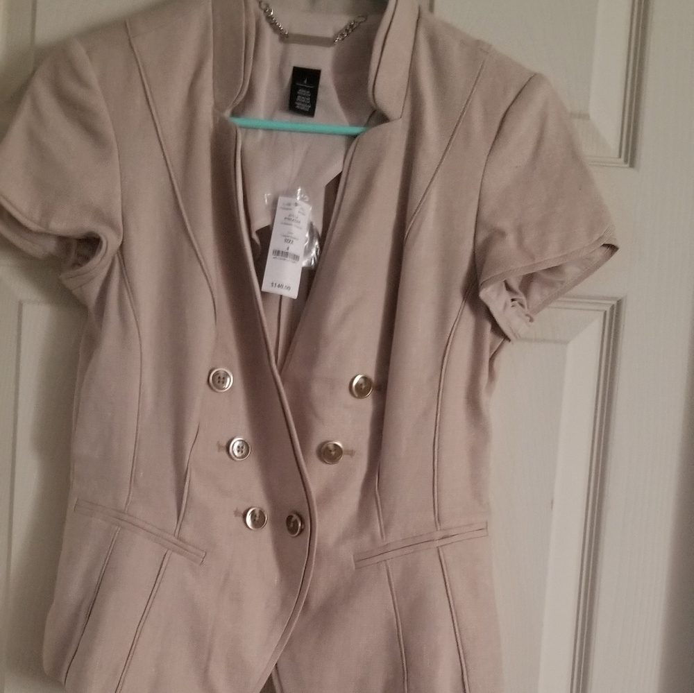 Nwt White House Black Market new short sleeve dress coat size 4